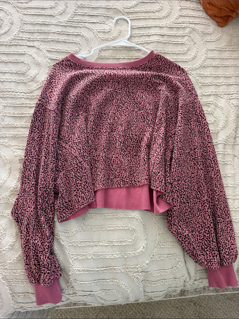 Le Lis Pink Leopard-Print Cropped Crewneck Sweater